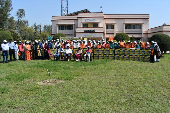 training-given-to-farmers-to-promote-organic-farming1