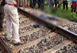 hardoi-husbands-dead-body-found-on-railway-track-in-wifes-house