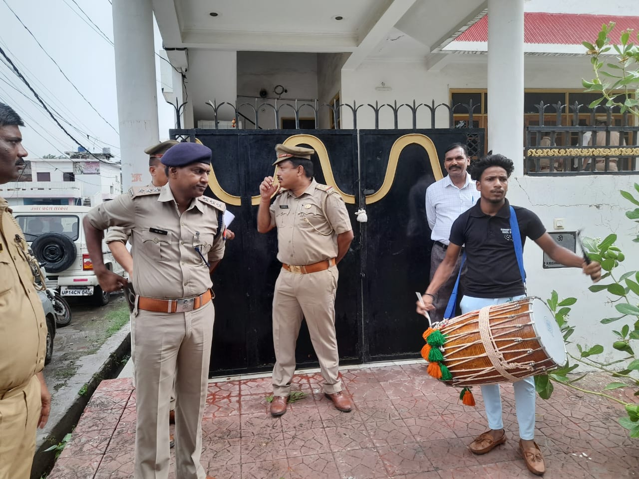 house-of-vikas-dubey-was-seized-in-krishna-nagar