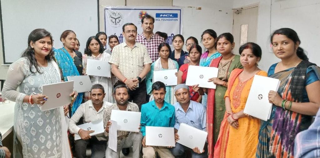 laptops-given-to-the-nodal-teachers-of-kasturba-gandhi-vidyalayas