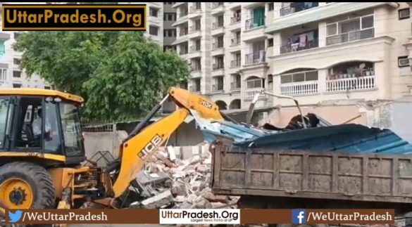 varanasi-bulldozer-on-illegal-possession-of-bjp-leader