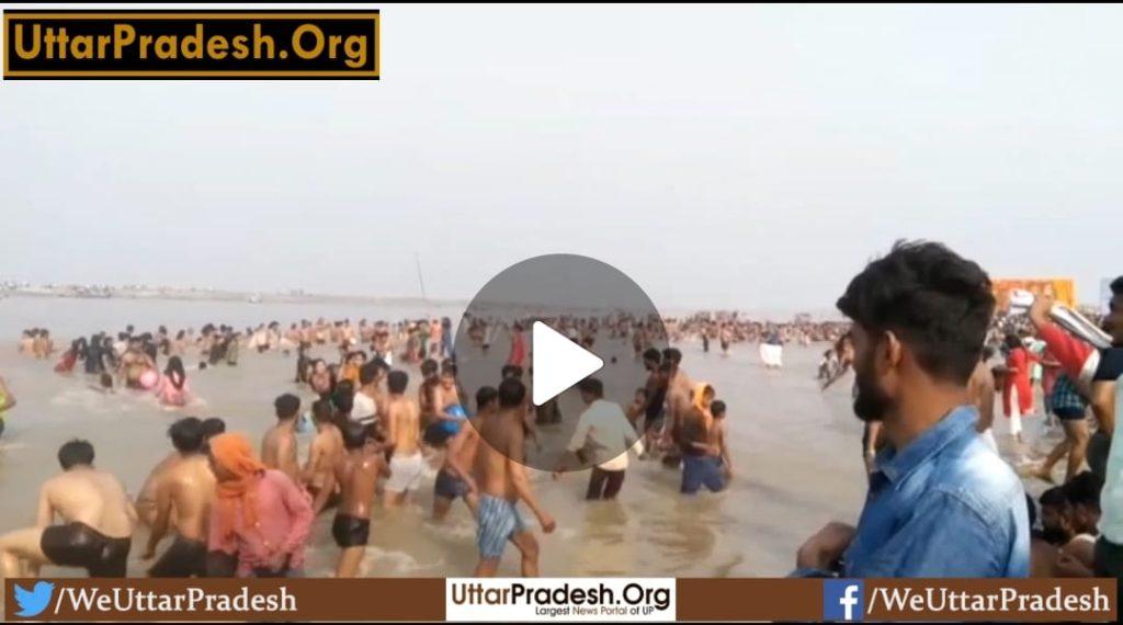 lakhs-of-devotees-took-a-dip-on-kartik-purnima-in-hardoi