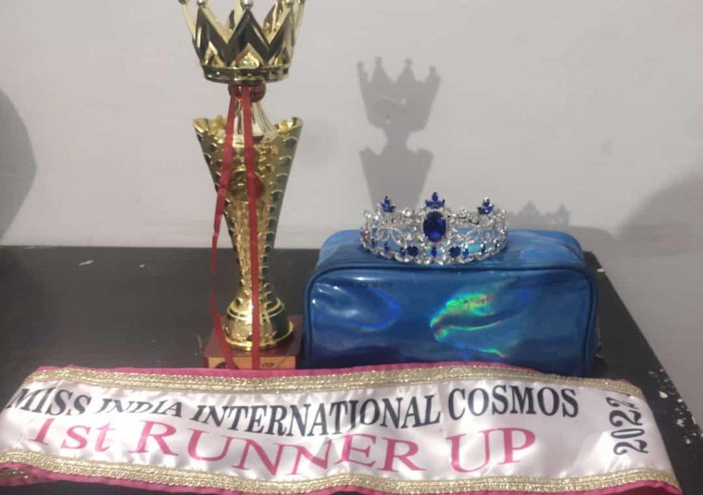 pooja-agnihotri-of-katiyari-won-the-title-of-miss-up2