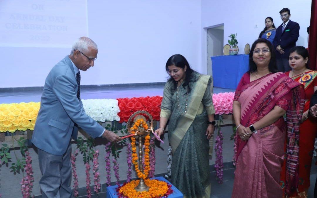 Lucknow:- Rasphil Academy, Senior Secondary School celebrated its annual function.