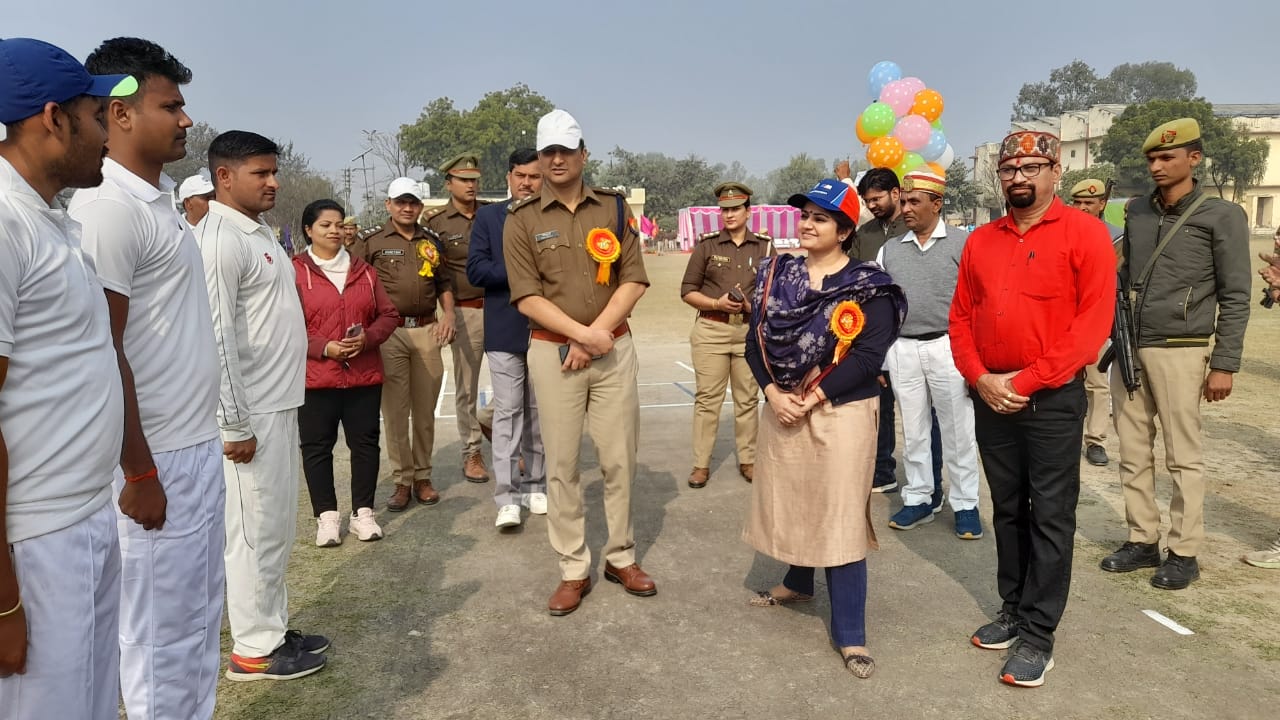 district-magistrate-inaugurated-the-inter-district-cricket-competition2