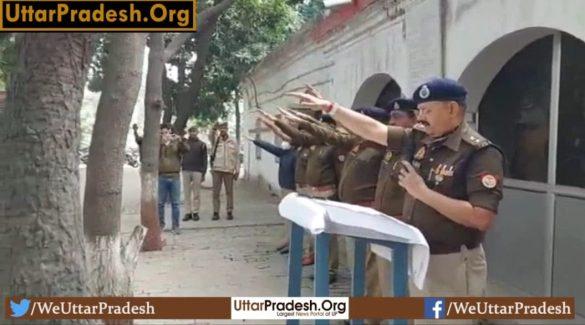 police-took-oath-will-drive-two-wheeler-by-wearing-helmet