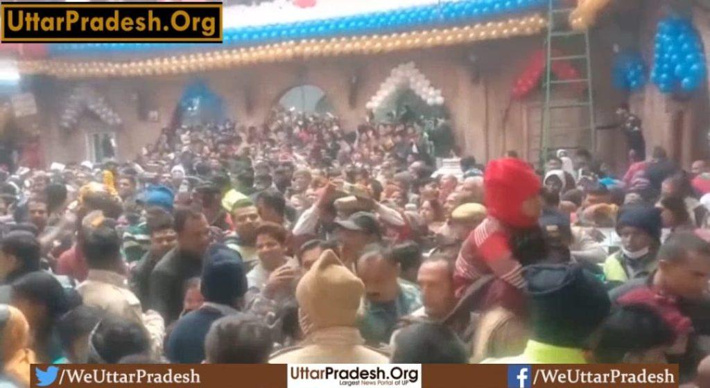 huge-crowd-thronged-to-visit-banke-bihari