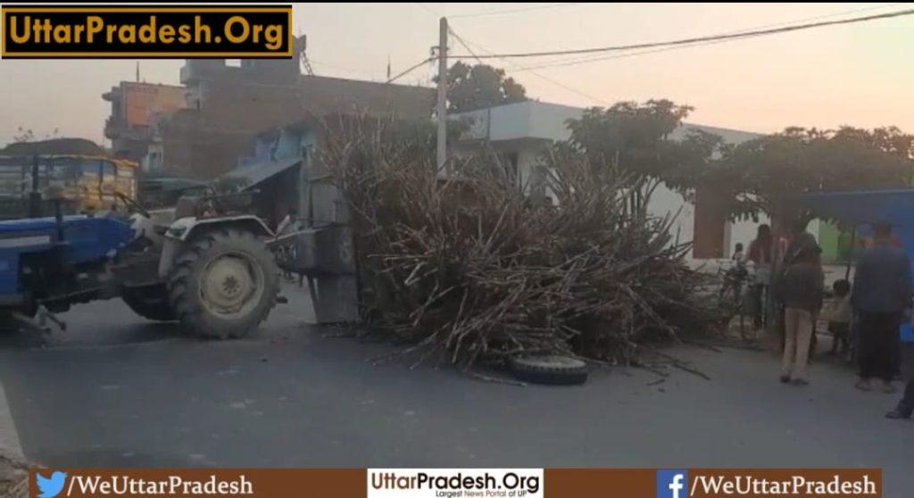 sugarcane-laden-tractor-trolley-turned-uncontrolled-on-the-highway