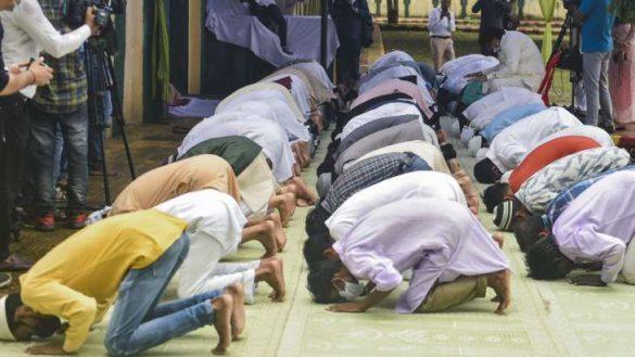 alvida-ki-namaz-offered-across-the-country