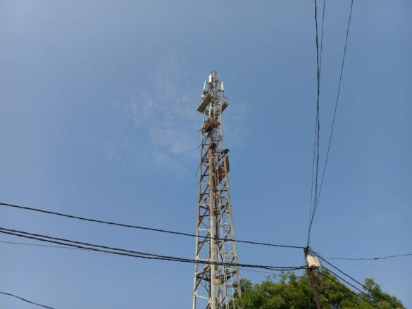 billboard-hanging-in-bsnl-tower