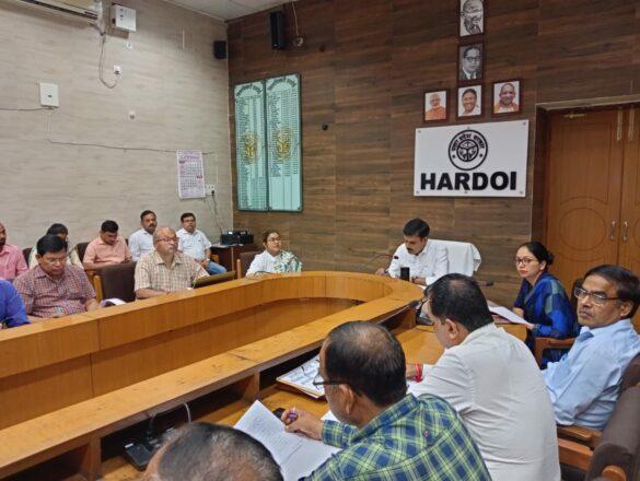 hardoi-review-meeting-of-cm-dashboard-held