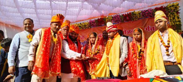 195-couples-got-married-mla-gave-blessings-and-gifts